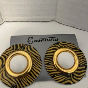 Casandra retro tiger print earrings.